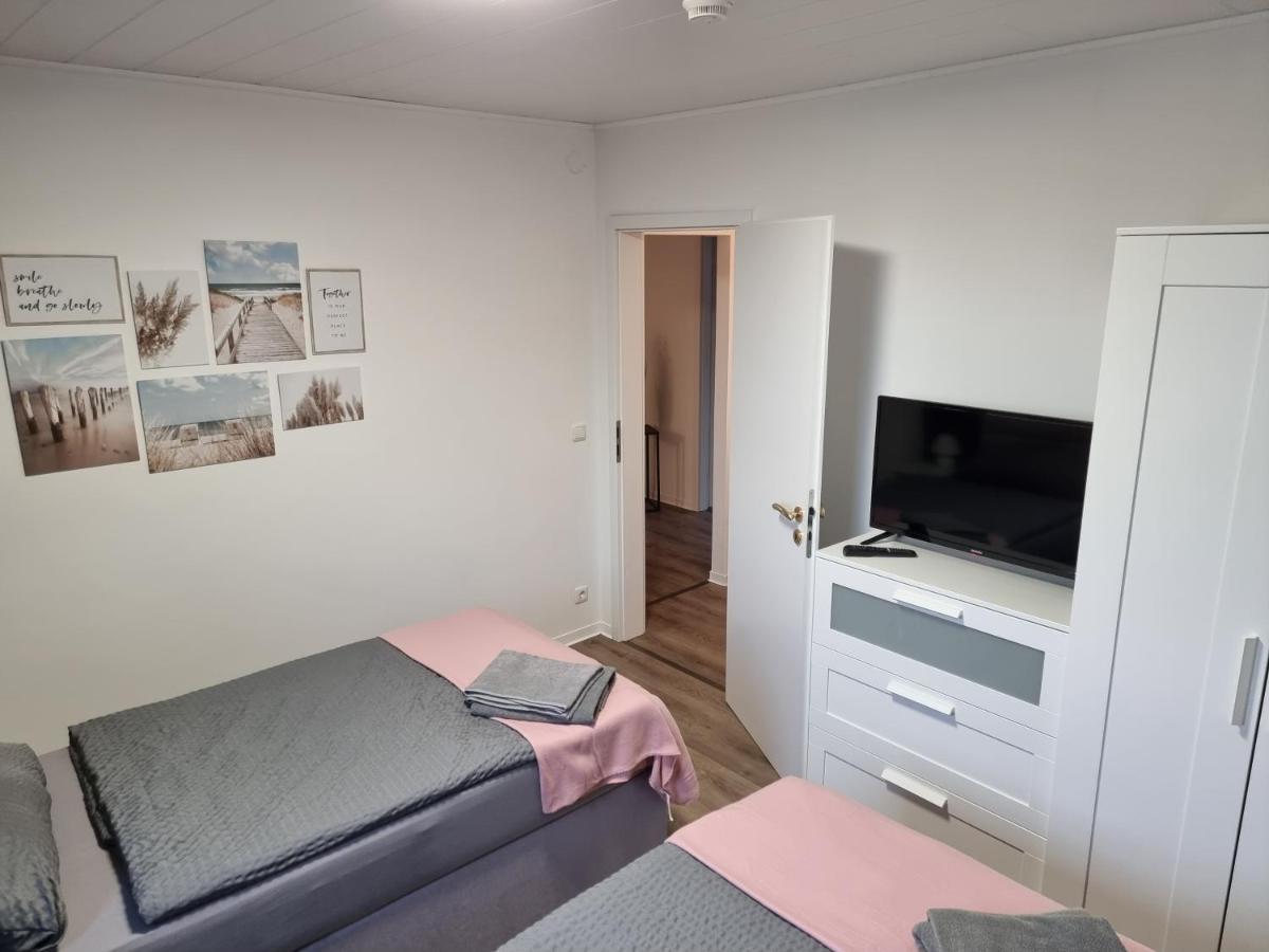 Gaestehaus-Ferienwohnung-Appartement Mit Terrasse - Naehe Kliniken/ Herzzentrum Bad Oeynhausen Kültér fotó